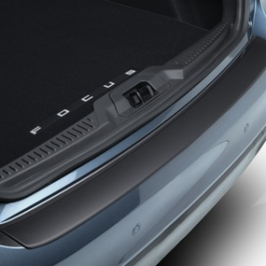 ClimAir®* Oblikovana zaščita zadnjega odbijača, mat črna